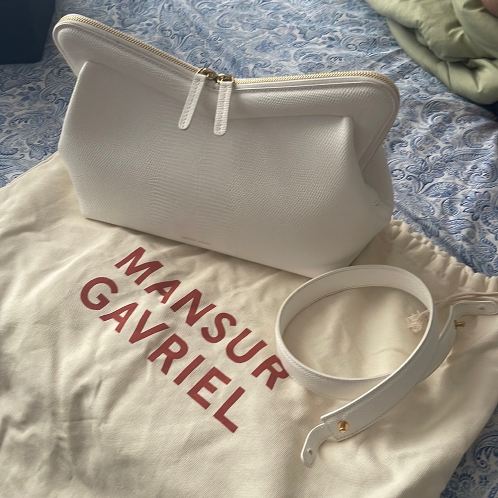 🚫SOLD🚫AUTHENTIC MANSUR GAVRIEL M FRAME BAG IN WHITE